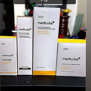 Kojic Acid Turmeric Skincare Set - White and Yellow